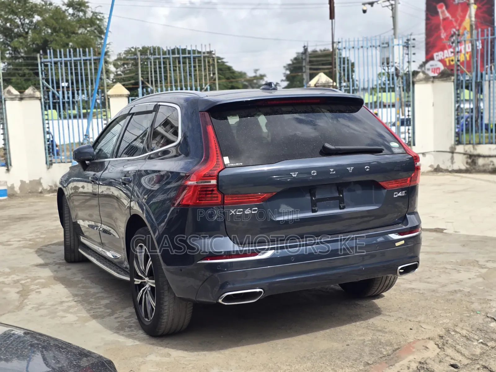 Volvo XC60 2019 Blue