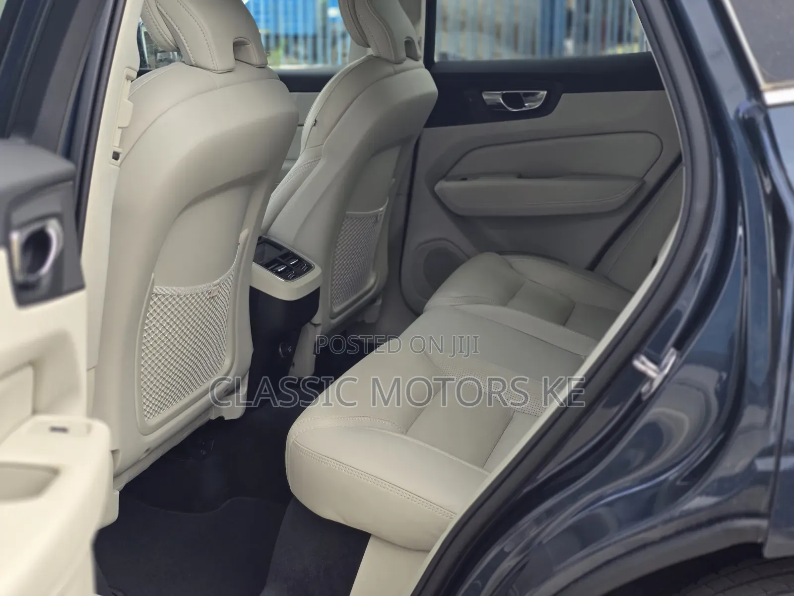 Volvo XC60 2019 Blue