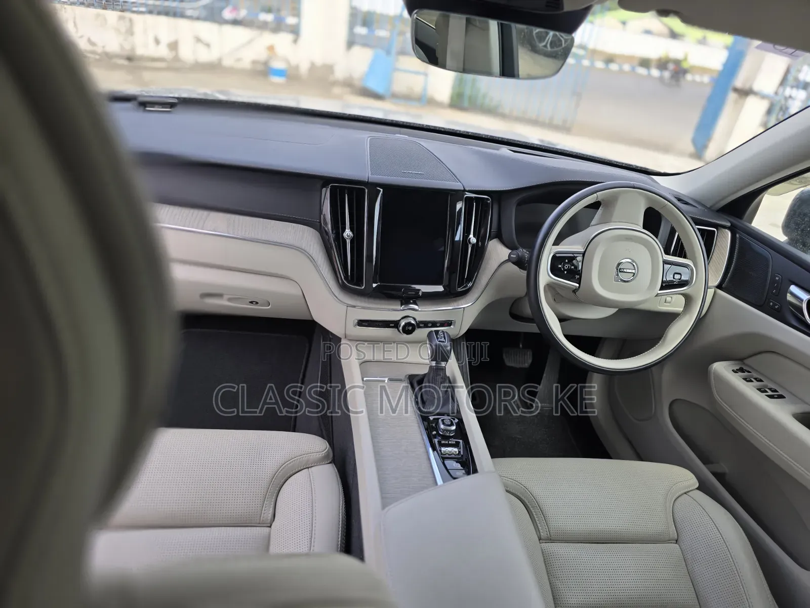 Volvo XC60 2019 Blue