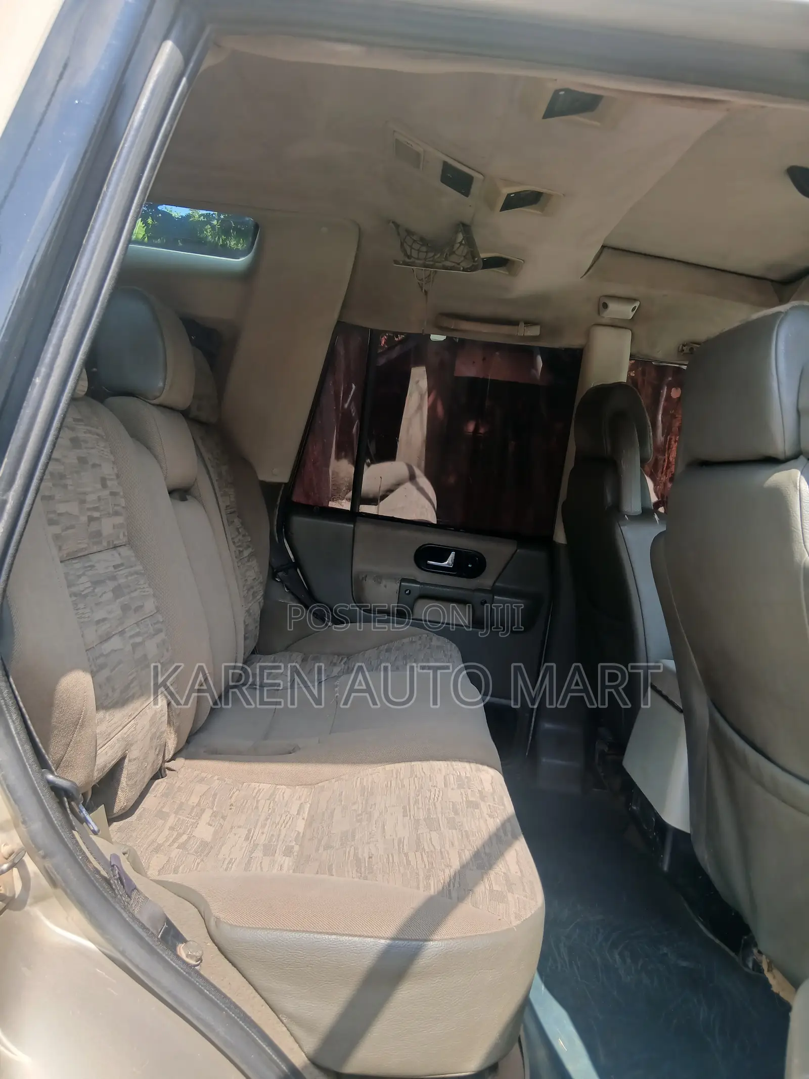 Land Rover Discovery 2003 Gold