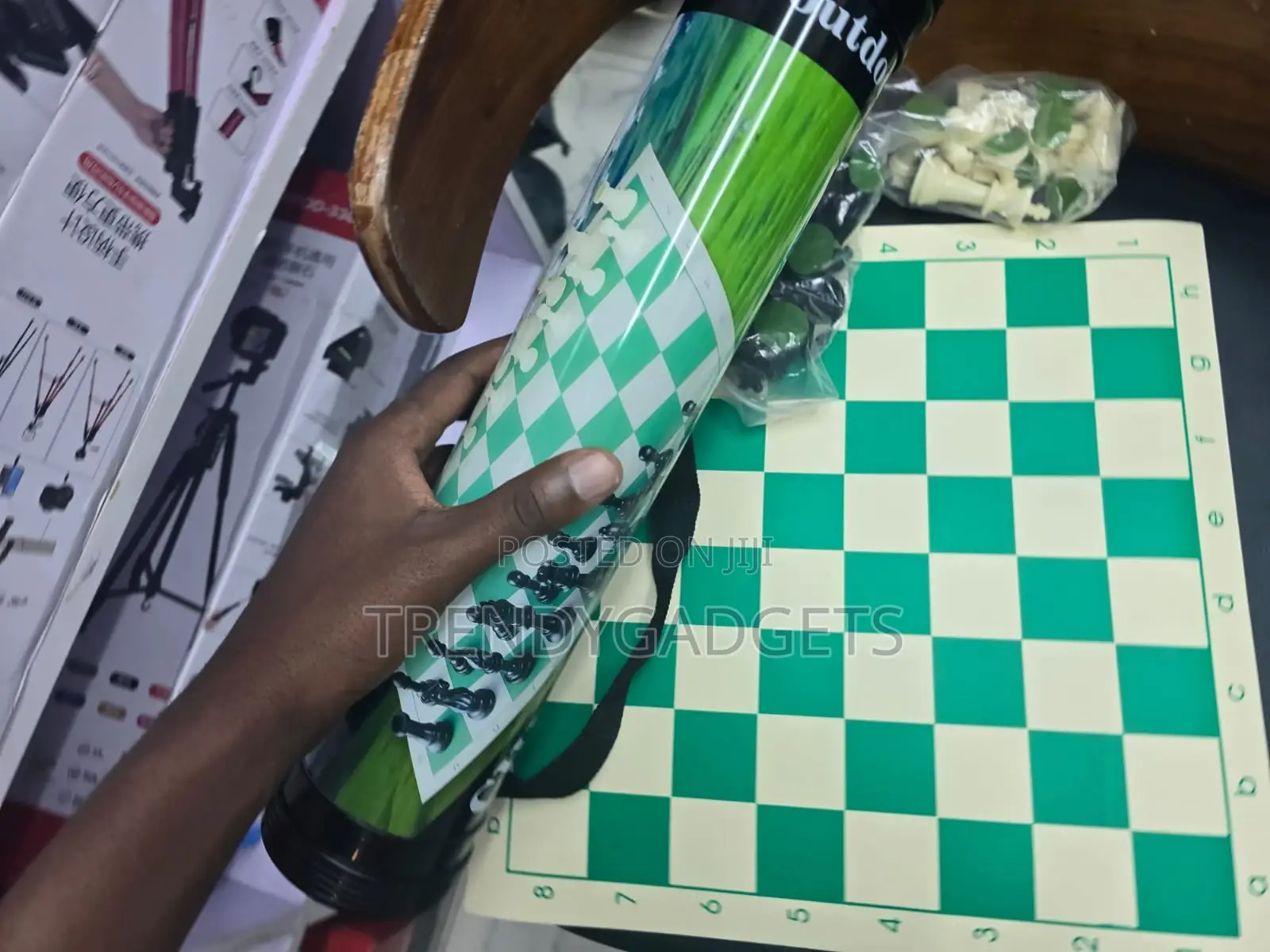Professional Chess Set With Roll-Up Board Plastic Pieces