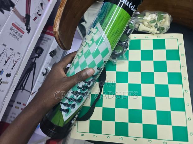Professional Chess Set With Roll-Up Board Plastic Pieces - thumbnail 3