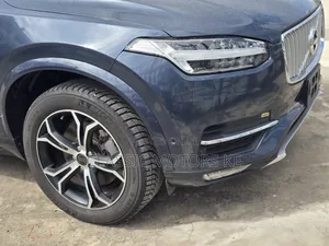 Volvo XC90 2019 Blue