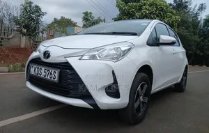 Toyota Vitz 2018 Pearl