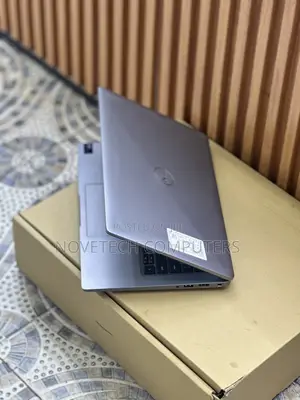 Laptop Dell Latitude 5450 16GB Intel Core Ultra 7 SSD 256GB