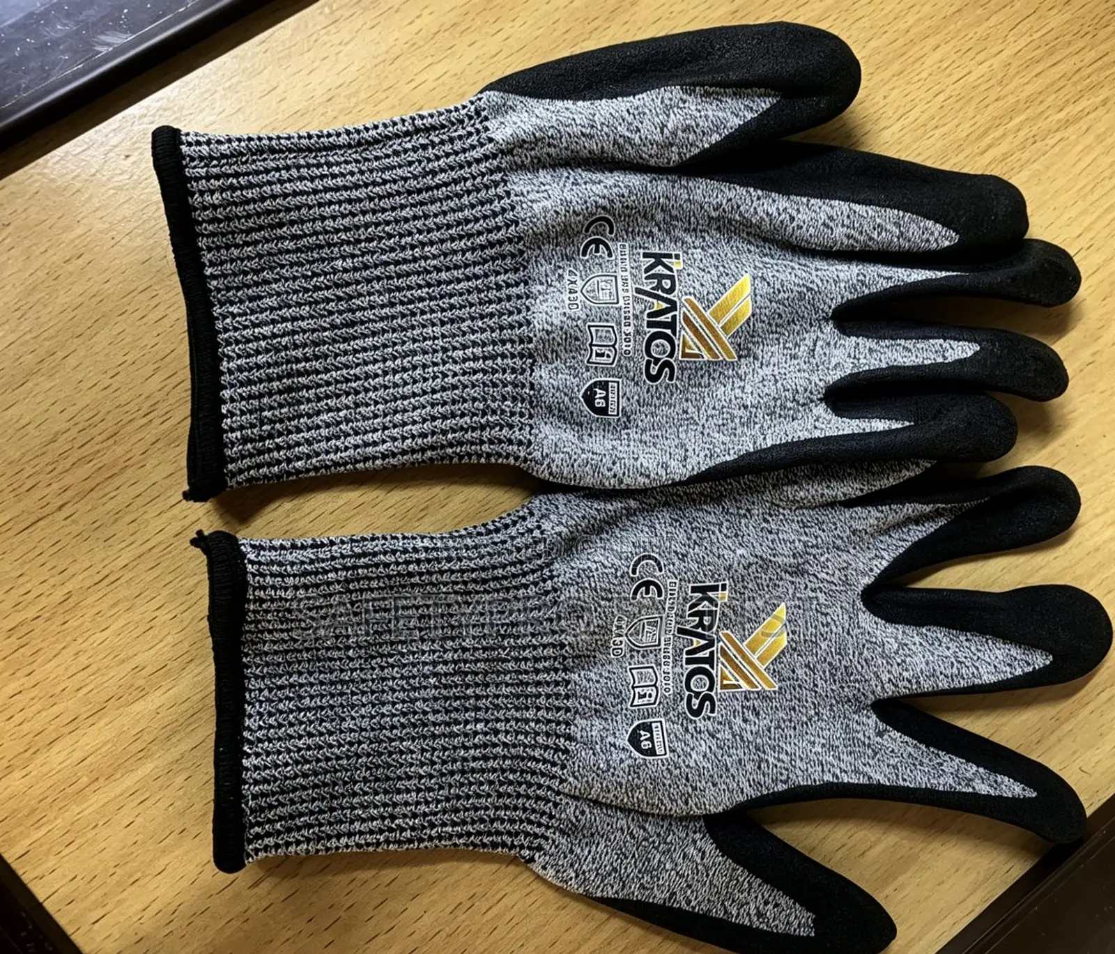 Anti-Cut Level 6 Resistant Gloves