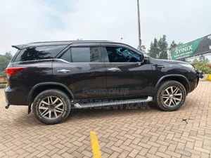 Toyota Fortuner 2018 Black