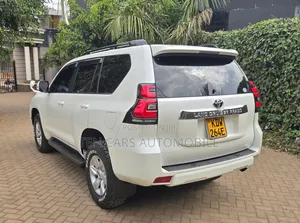 Toyota Land Cruiser Prado 2018 White