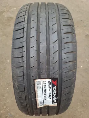 235 /45 R18 Yokohama Tyres 94w Bluearth Gt