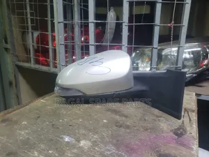 Vitz Jewella Sidemirror