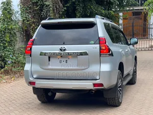 Toyota Land Cruiser Prado 2019 Silver