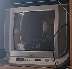 ​14-Inch JVC Color CRT TV (Vintage Display)