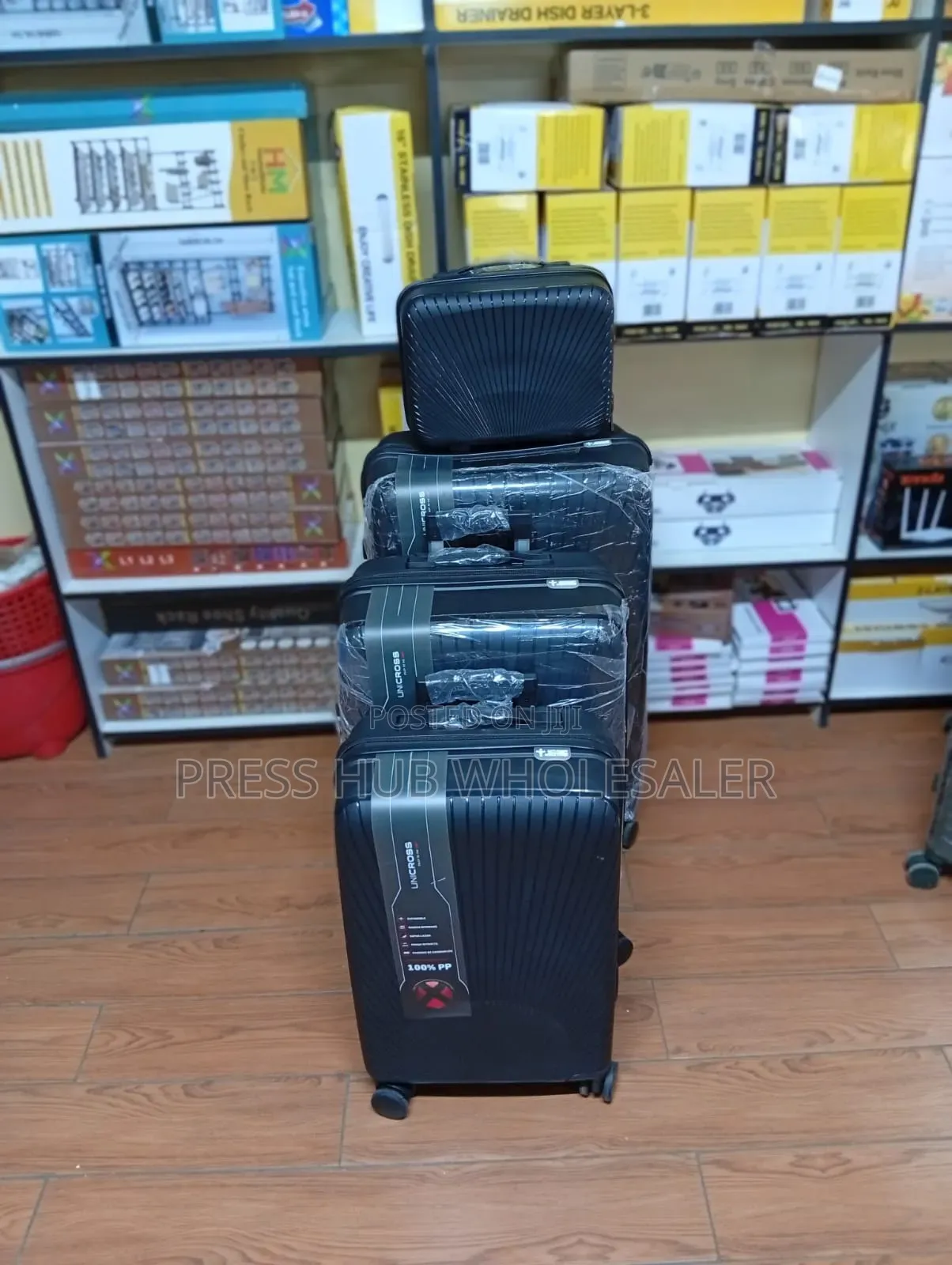4 in 1 Unbreakable Suitcase Suitcase Set – Stylish Durable