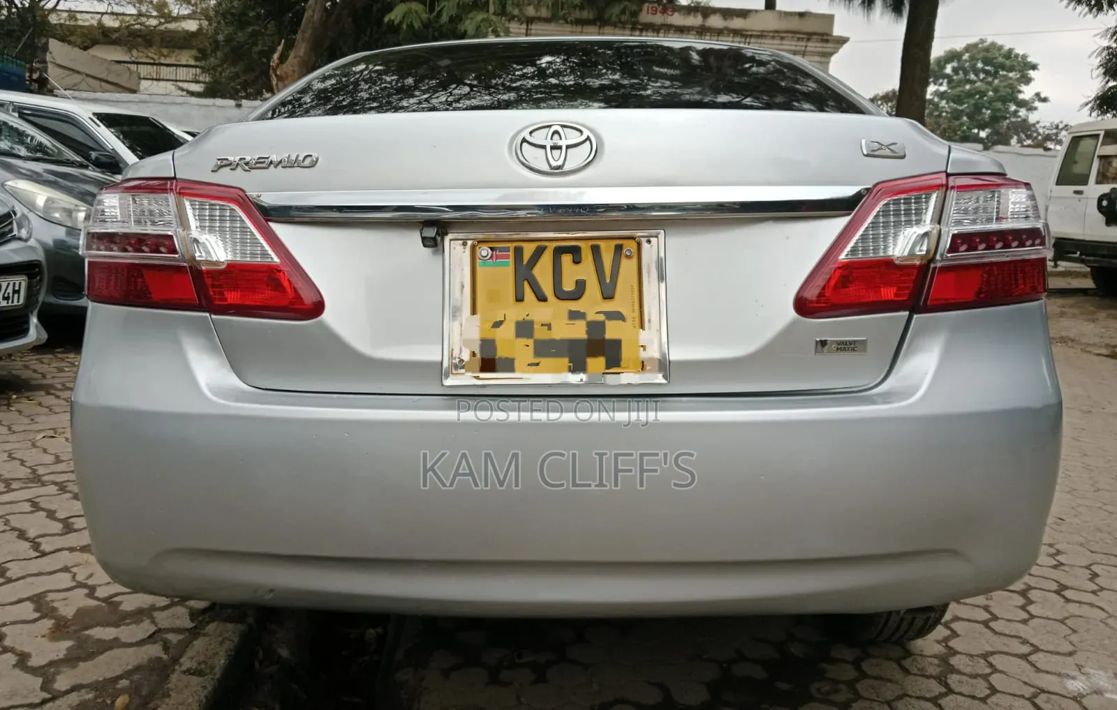 Toyota Premio 2013 Silver