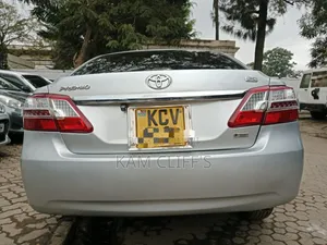 Toyota Premio 2013 Silver
