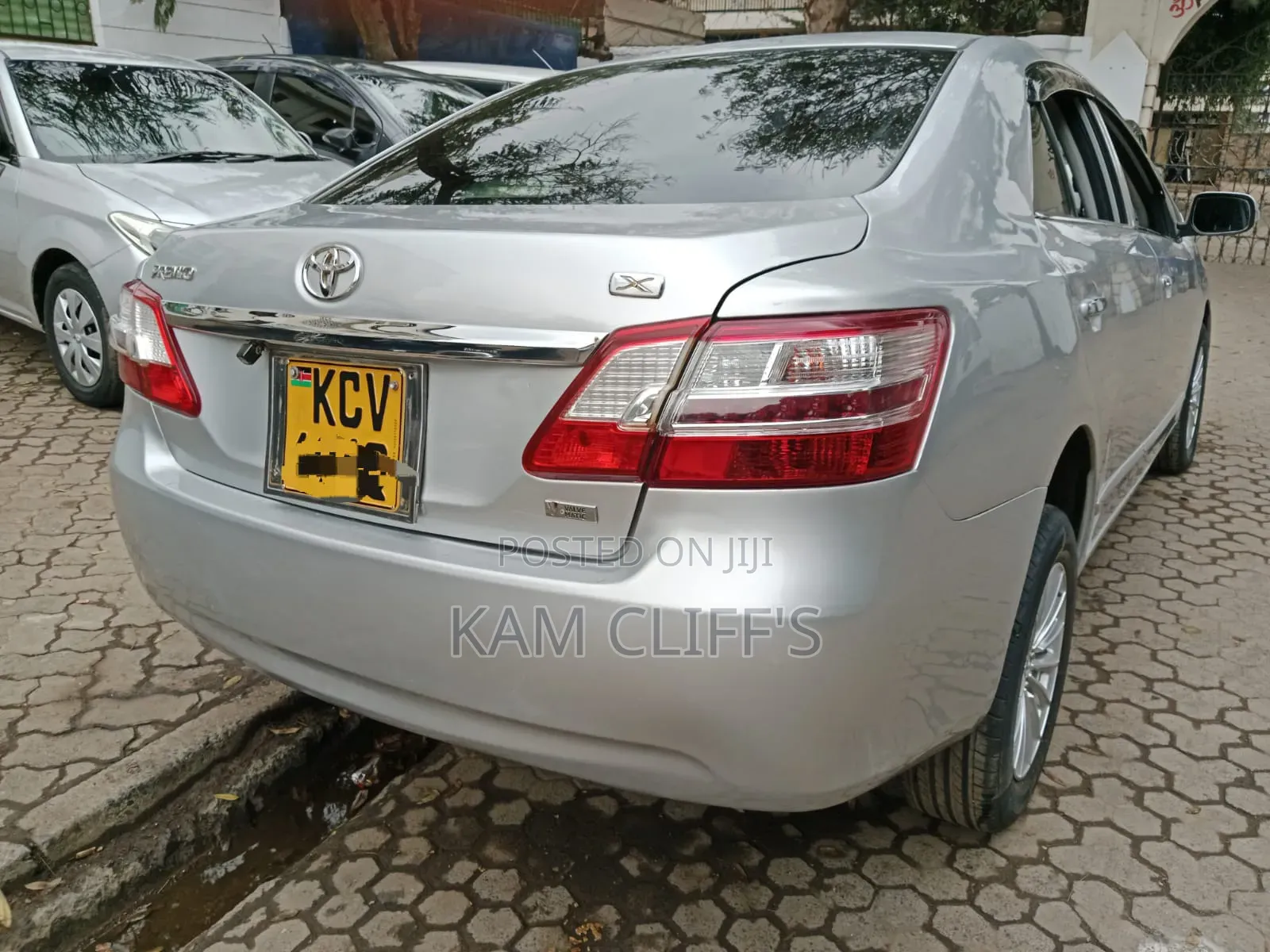 Toyota Premio 2013 Silver