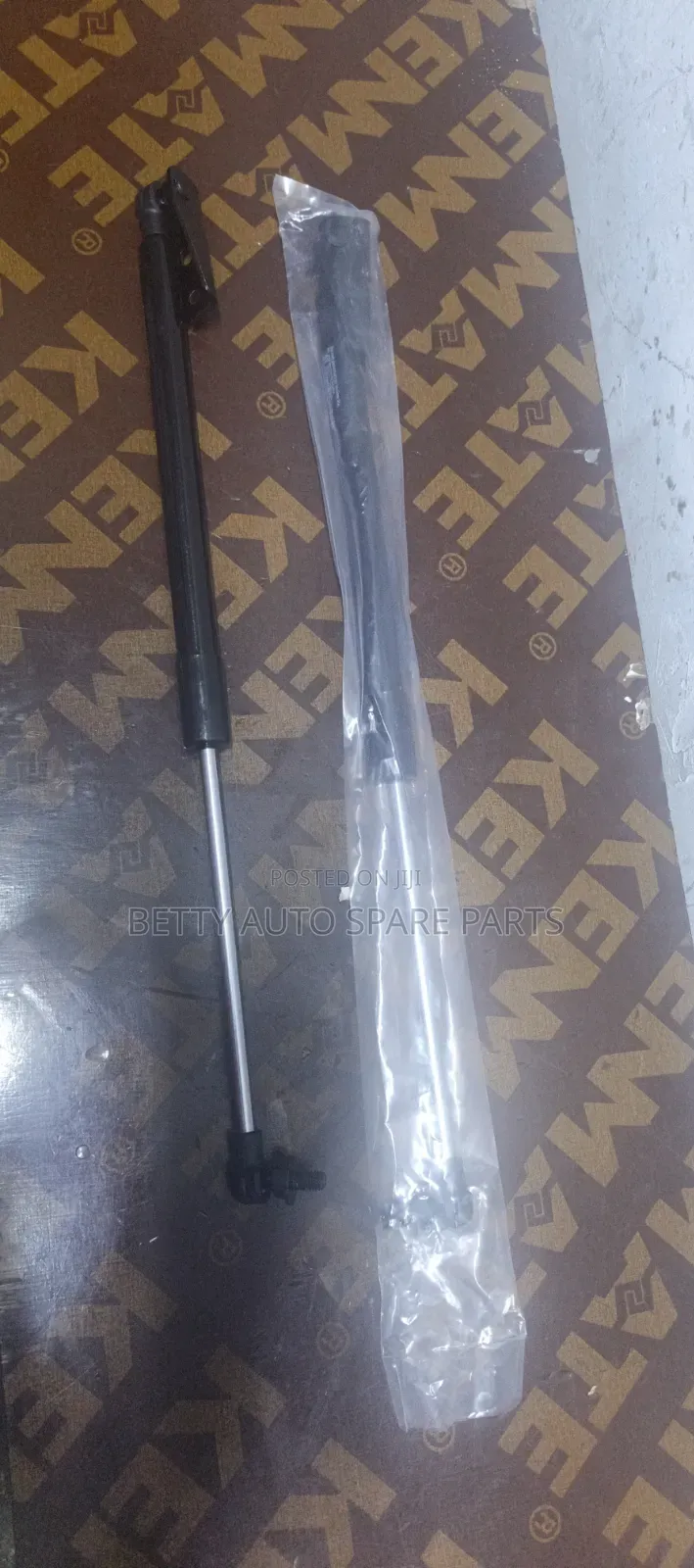 Toyota Filder Boot Shocks