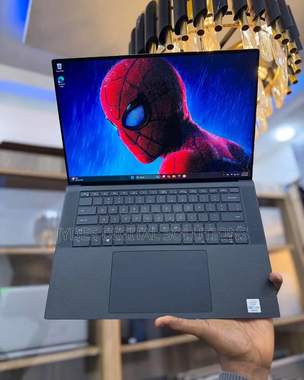 Laptop Dell Precision 5550 16GB Intel Core i7 SSD 512GB