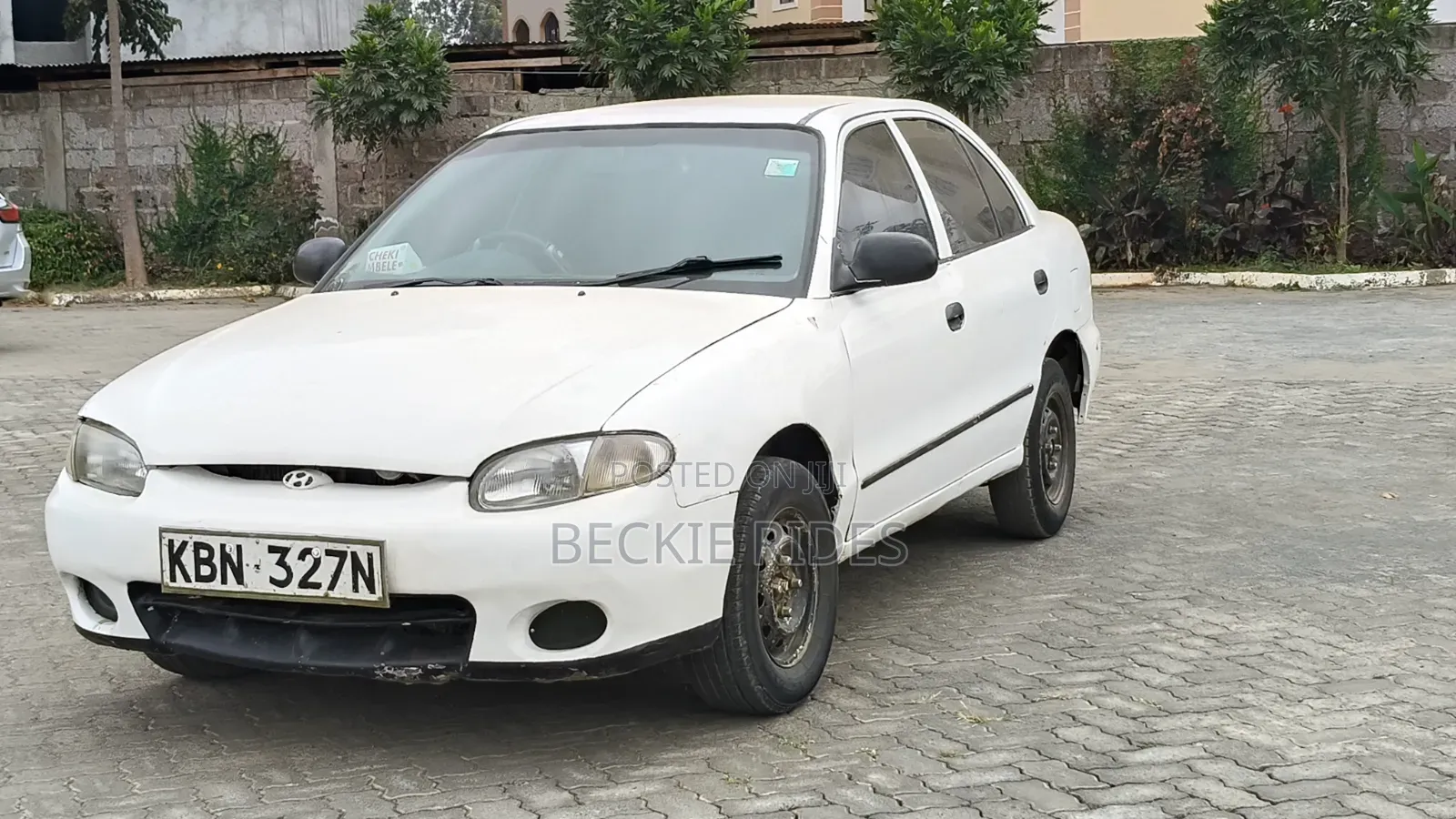 Hyundai Accent 1998 White