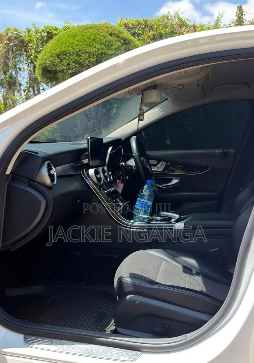 Mercedes-Benz C200 2016 White