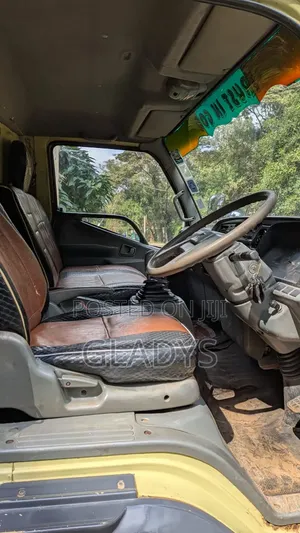 Mitsubishi Fh Truck Year 2015