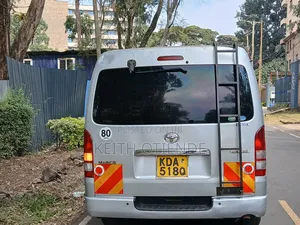 Toyota HiAce 2014 Silver