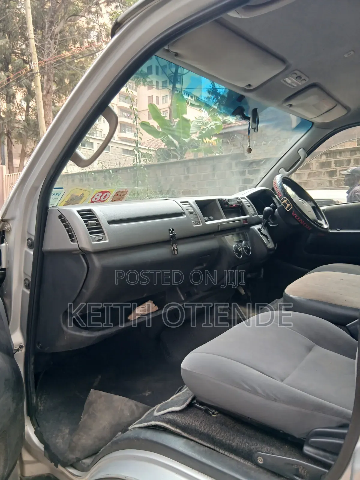 Toyota HiAce 2014 Silver