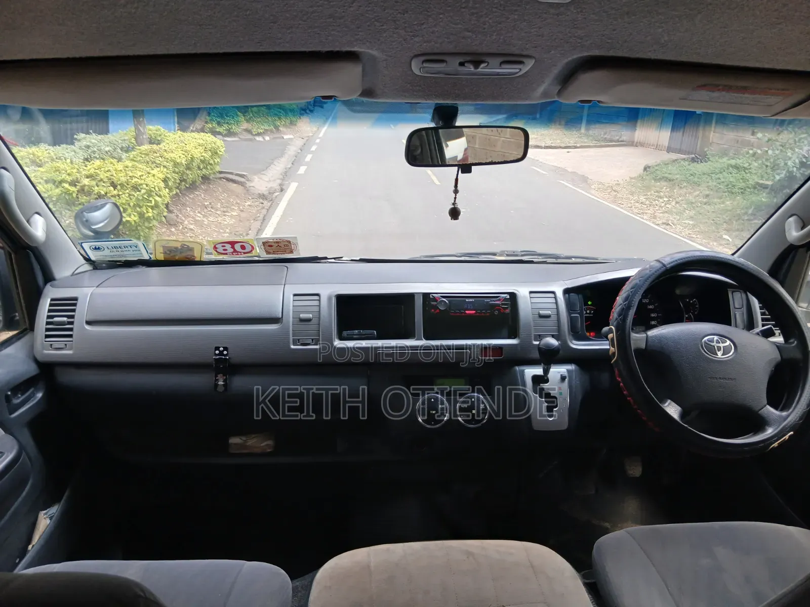 Toyota HiAce 2014 Silver