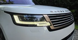Land Rover Range Rover SV LWB 2023 White
