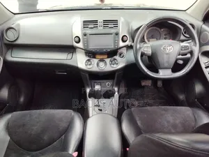 Toyota Avalon 2010