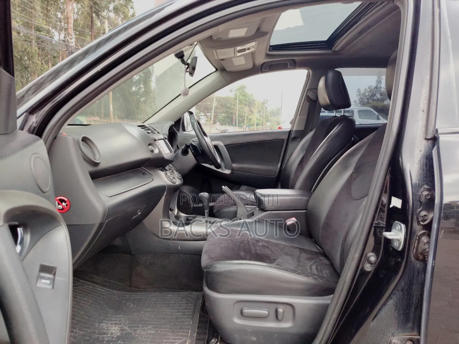 Toyota Avalon 2010