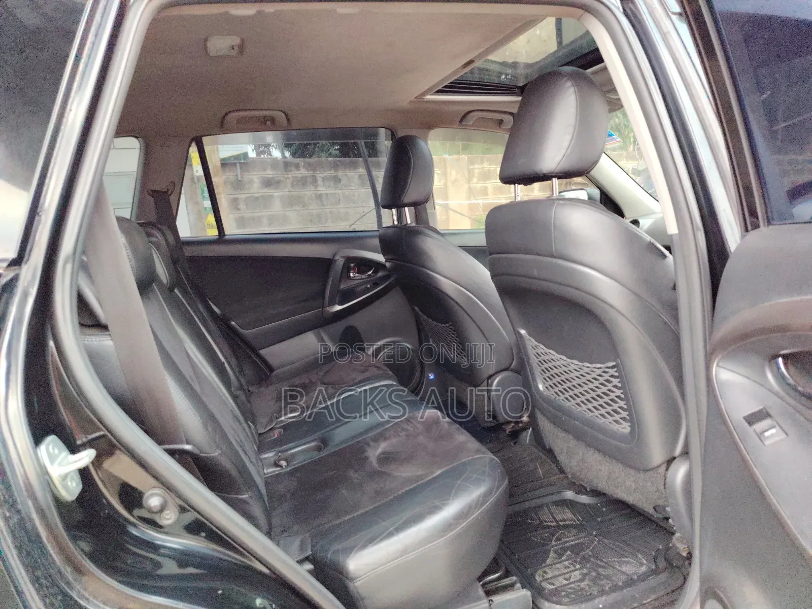 Toyota Avalon 2010