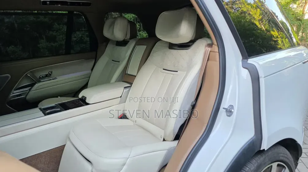 Land Rover Range Rover SV LWB 2023 White
