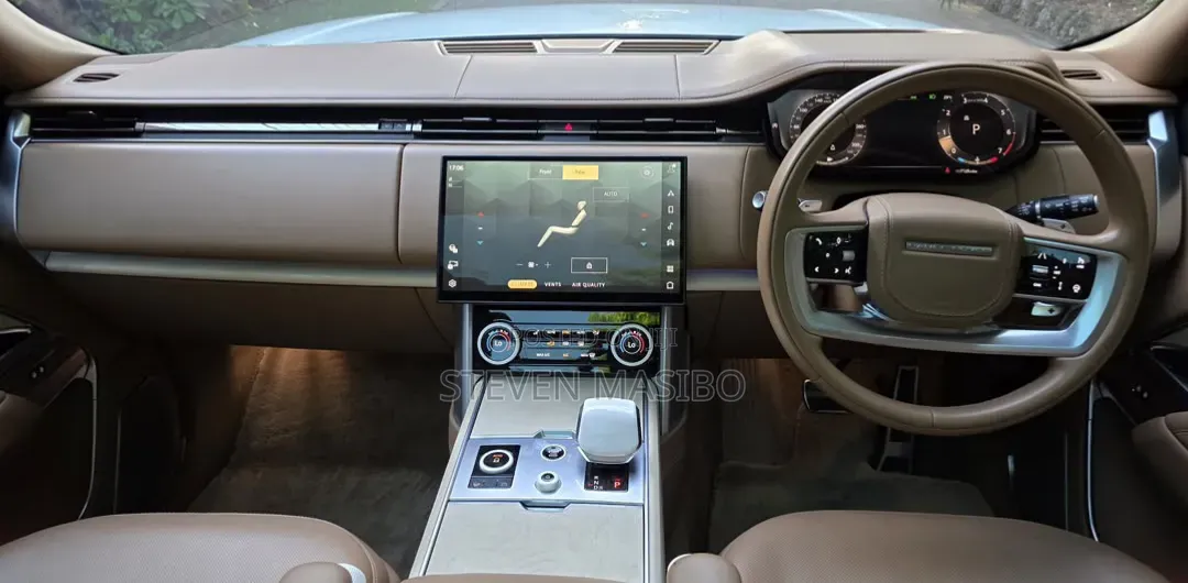 Land Rover Range Rover SV LWB 2023 White