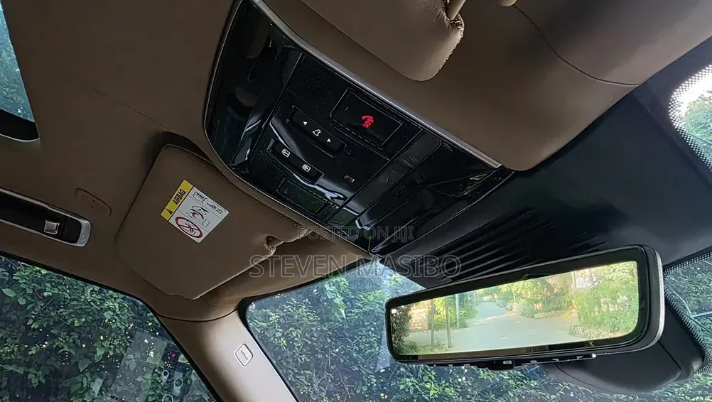 Land Rover Range Rover SV LWB 2023 White