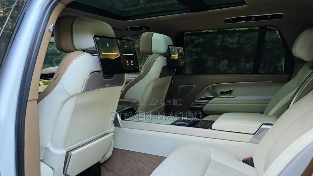 Land Rover Range Rover SV LWB 2023 White