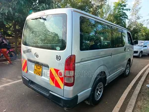 Toyota HiAce 2011 Silver