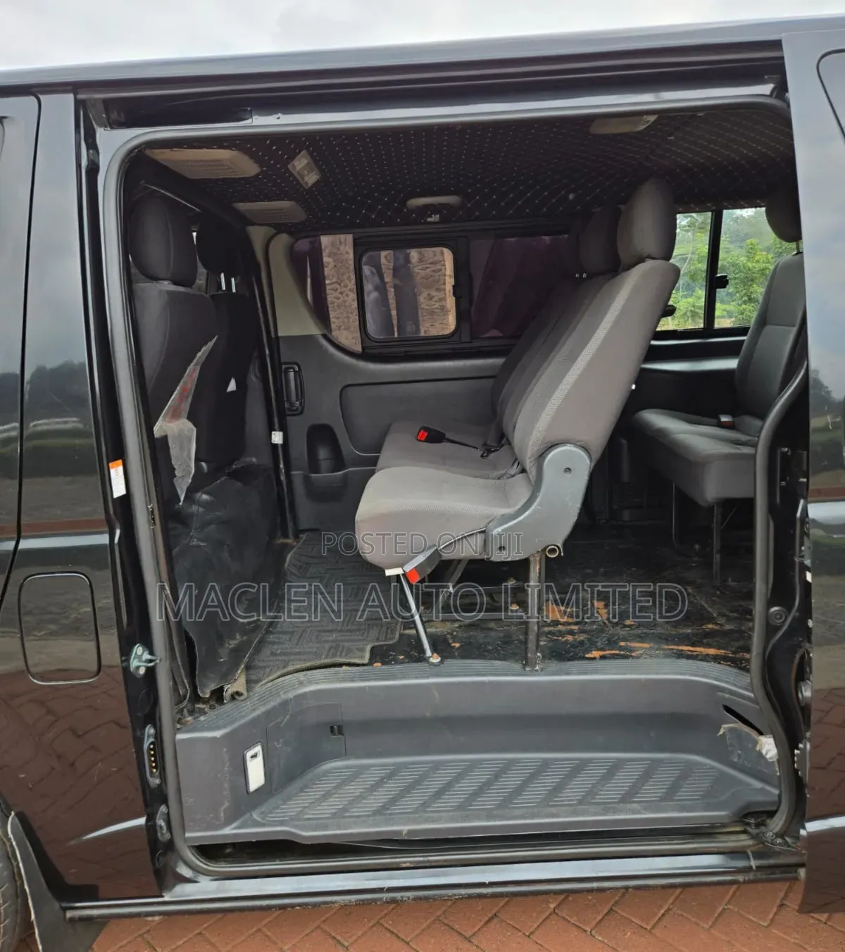 Toyota HiAce 2018 Black