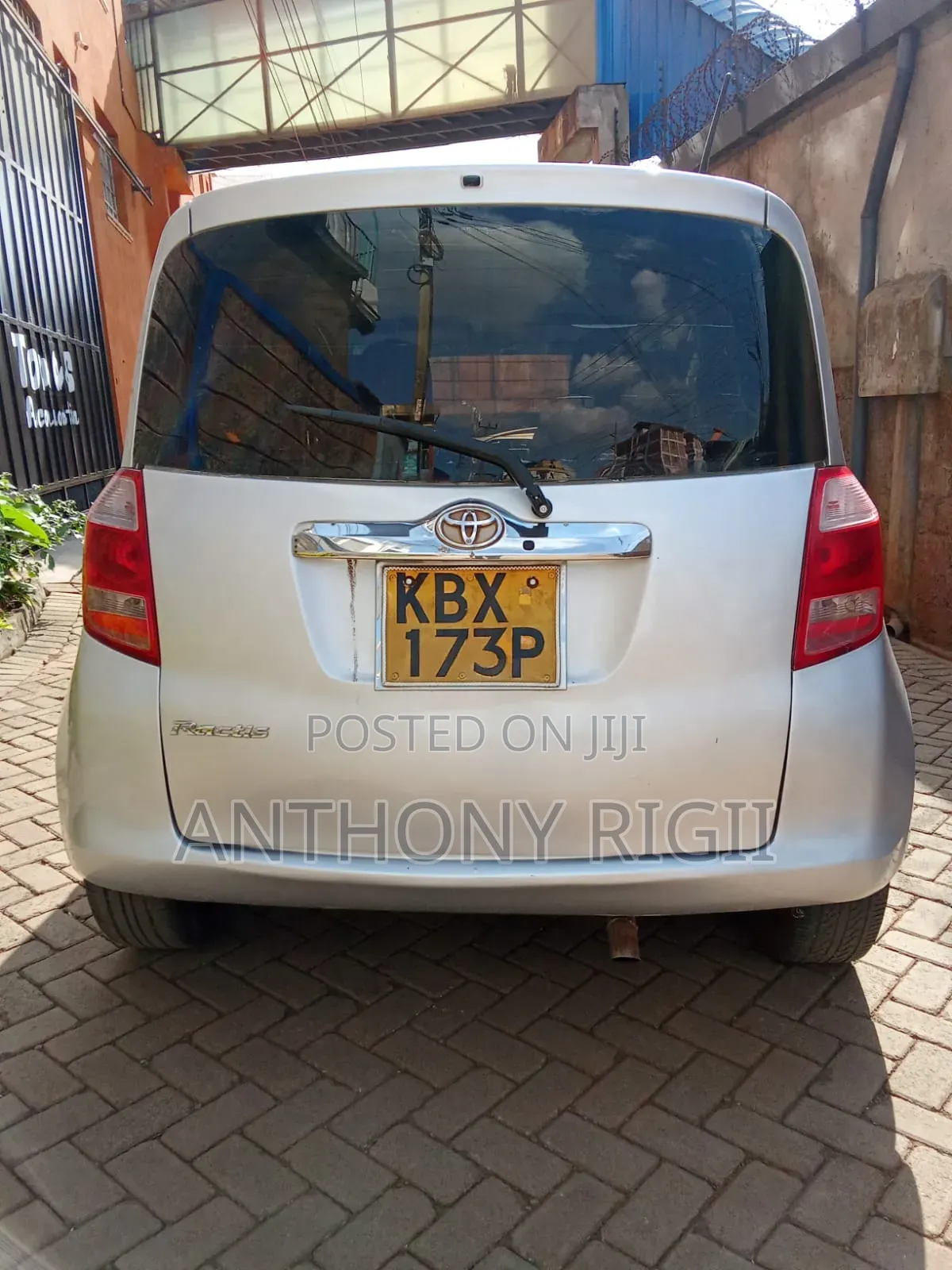 Toyota Ractis 2006 Silver