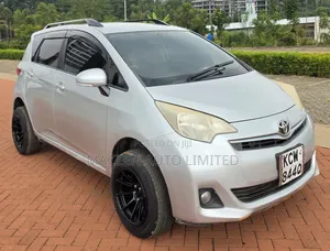 Toyota Ractis 2013 Silver