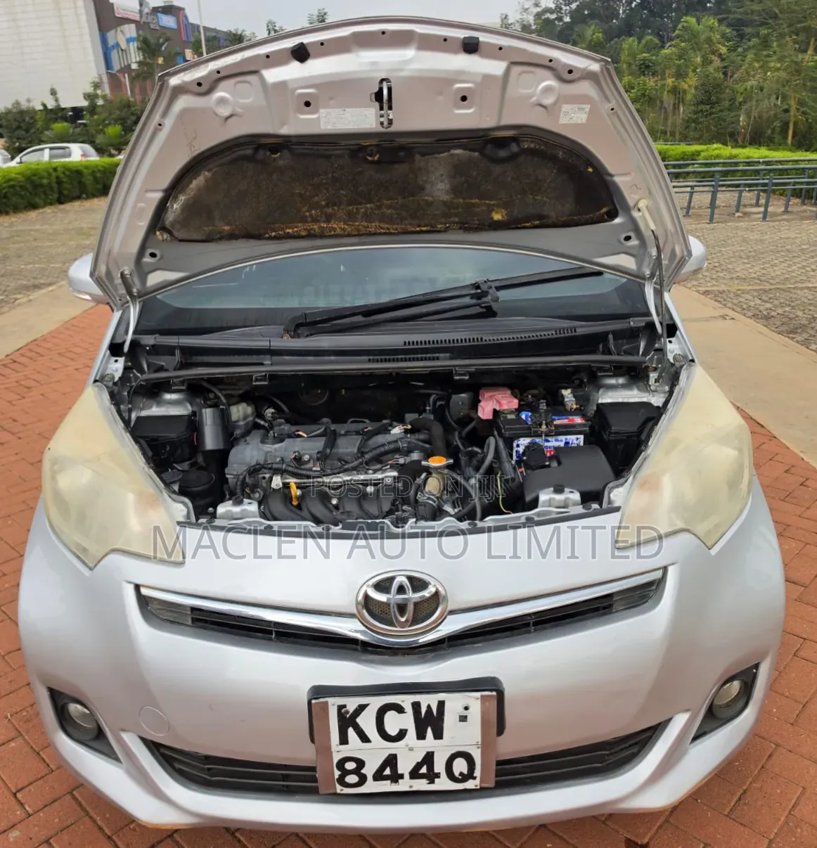 Toyota Ractis 2013 Silver