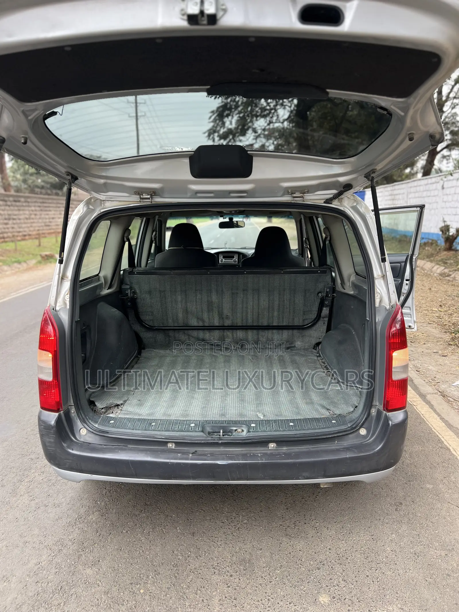 Toyota Probox 1.5 DX 2WD 2010 Silver