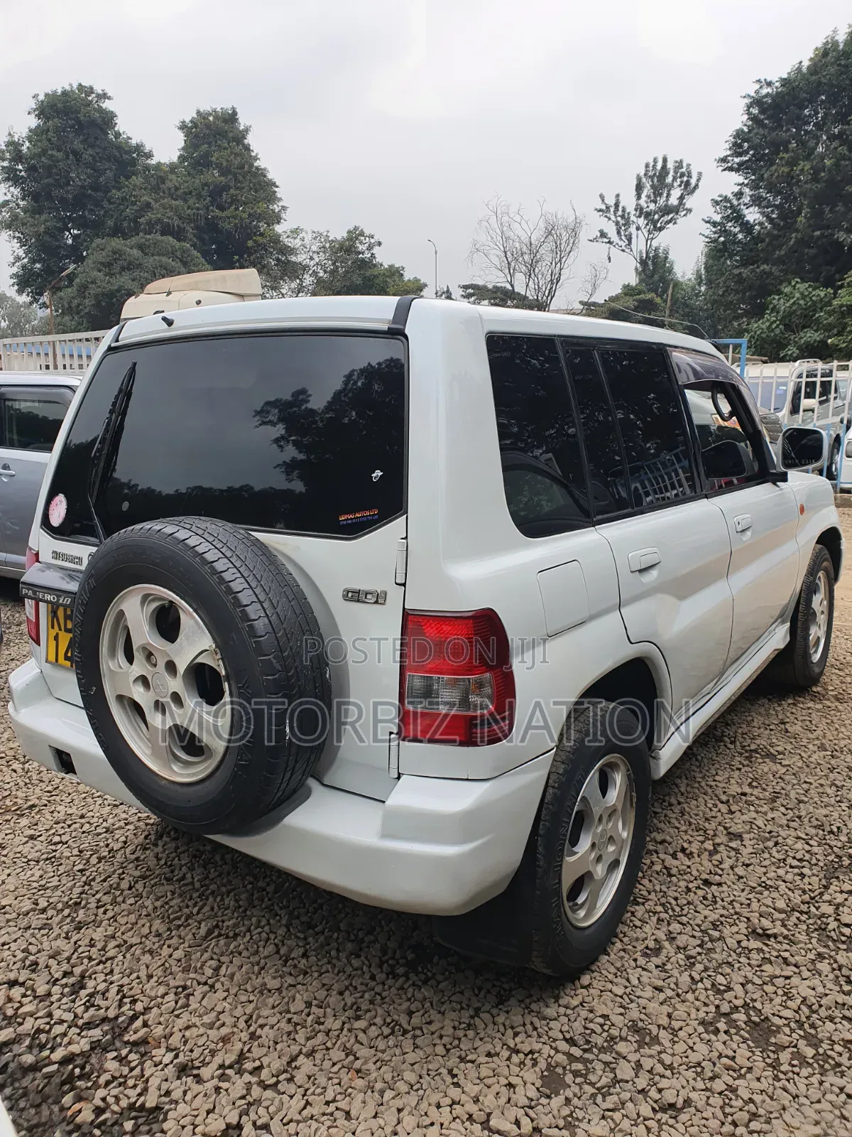 Mitsubishi Pajero 1999 White