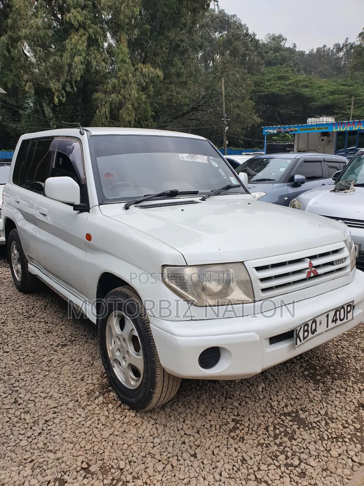 Mitsubishi Pajero 1999 White