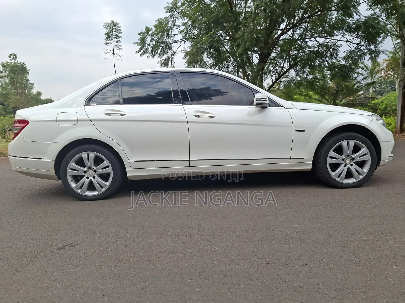 Mercedes-Benz C200 2010 White