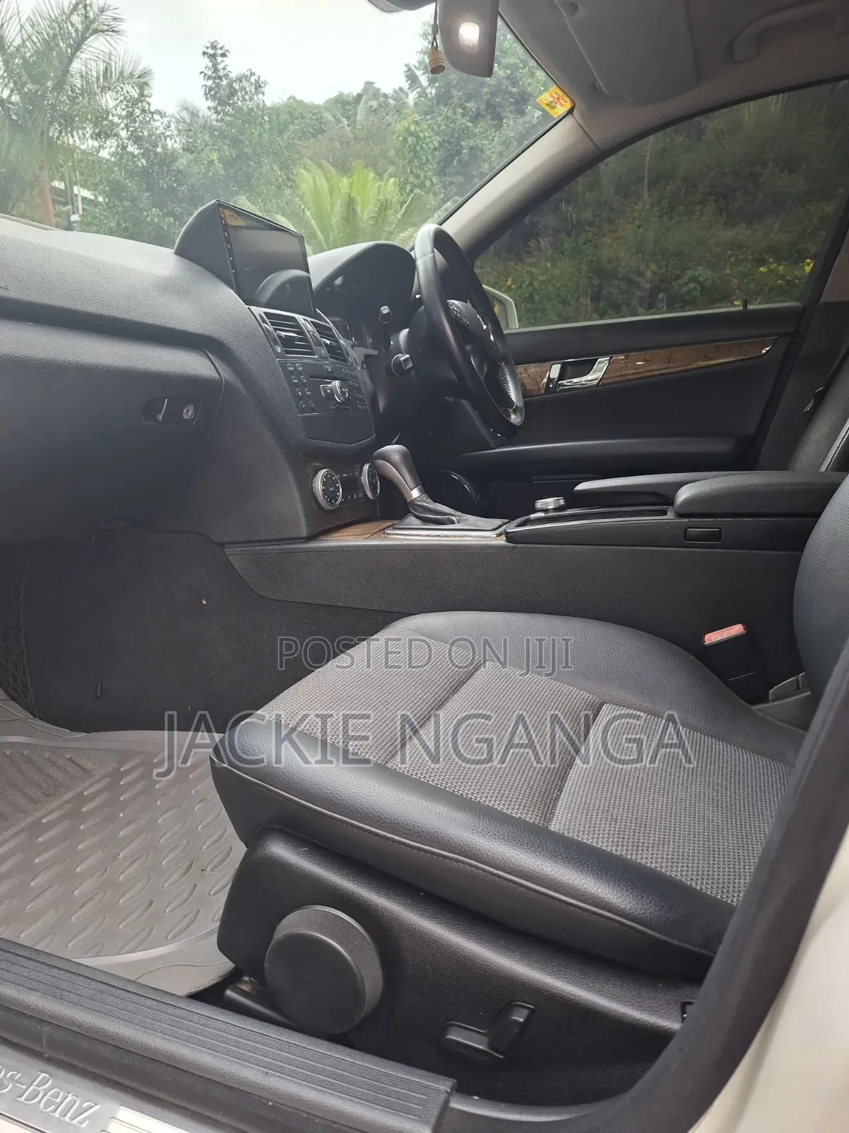 Mercedes-Benz C200 2010 White