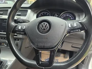Volkswagen Golf 2016 White