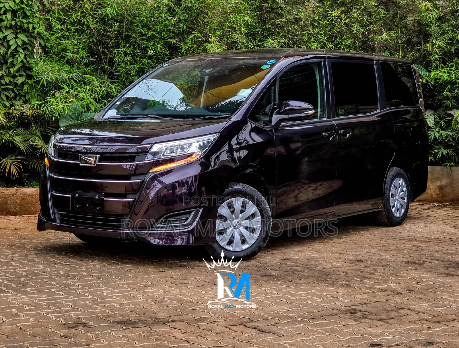 Toyota Noah 2019 Maroon