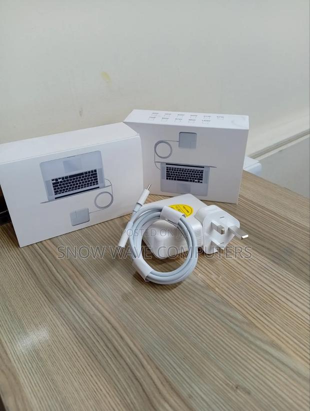 Brand New 61w Type C MacBook Charger