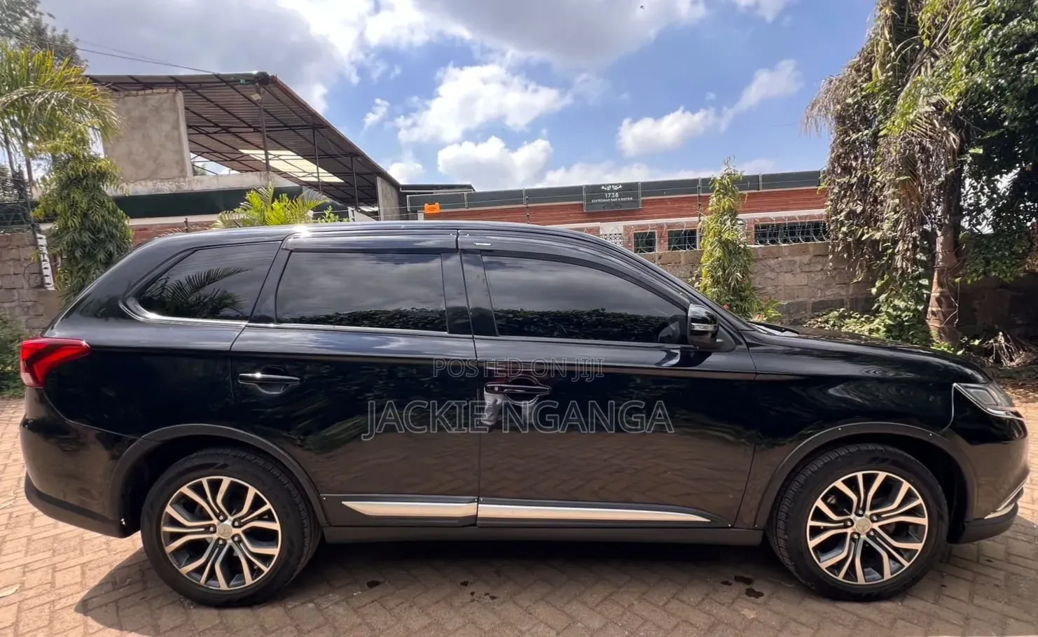 Mitsubishi Outlander 2016 Black
